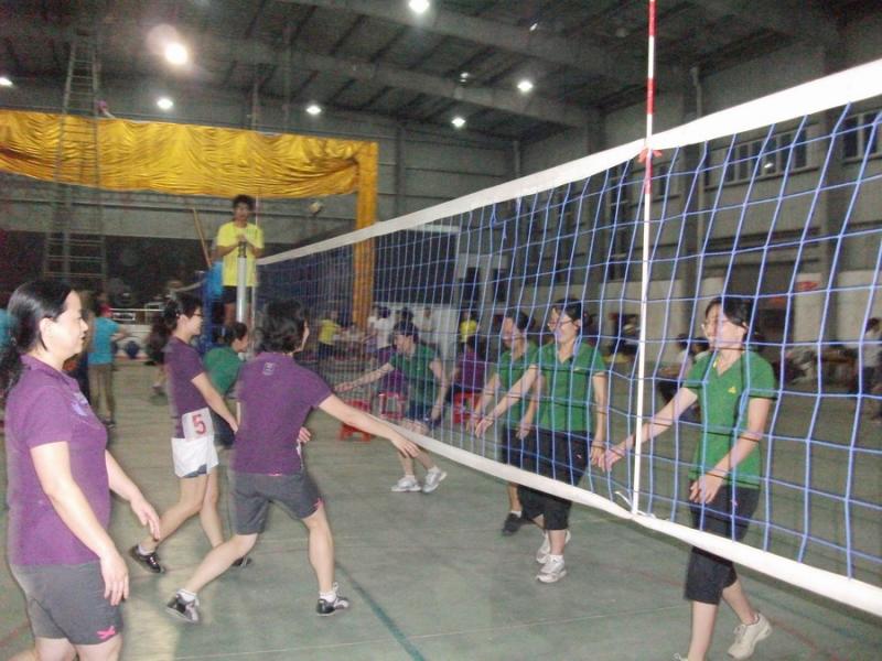 2012年教工女子排球比赛.jpg 2012年教工女子排球比赛.jpg