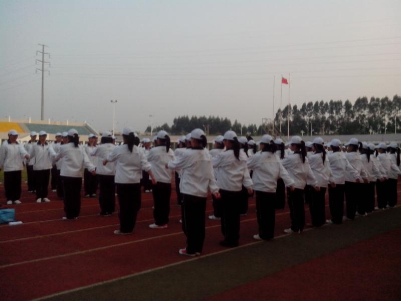 人兽性交
2012级新生军训系列报道之齐步走.jpg 人兽性交
2012级新生军训系列报道之齐步走.jpg